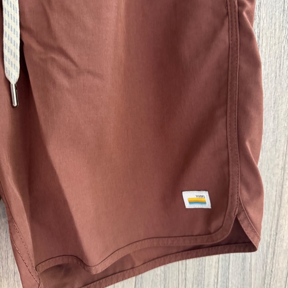Vuori Banks Shorts - Picture 3 of 7
